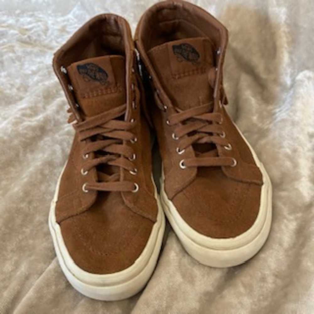 Vans Hi-Top Sneaker With Fringe -•5.5•